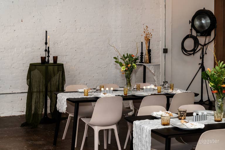  Modern Industrial Studio with Natural Light 