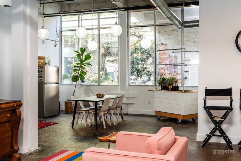  Modern Industrial Studio with Natural Light 