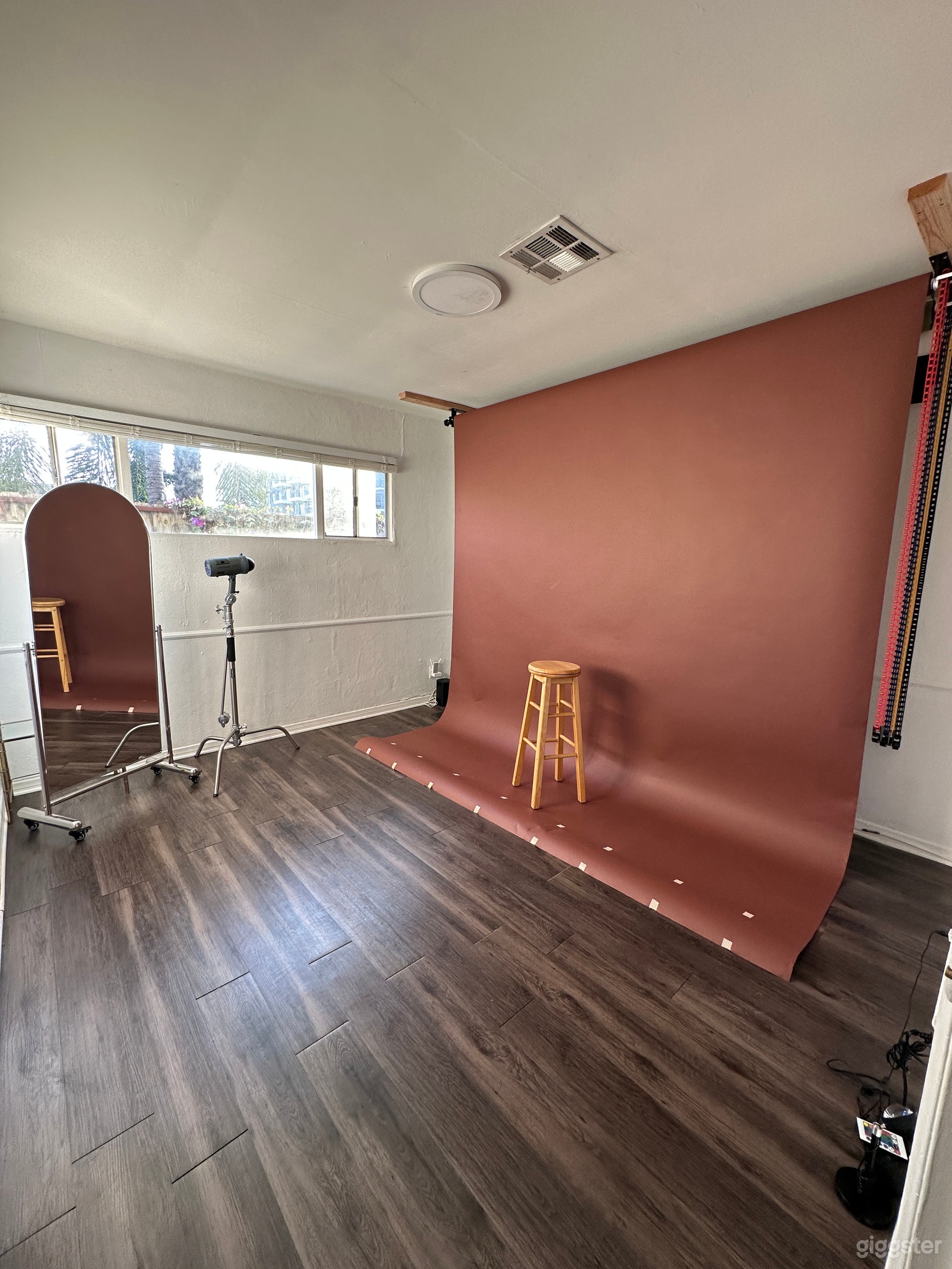 Cozy Hollywood Regency Jungle Set + Photo Studio Photo 2