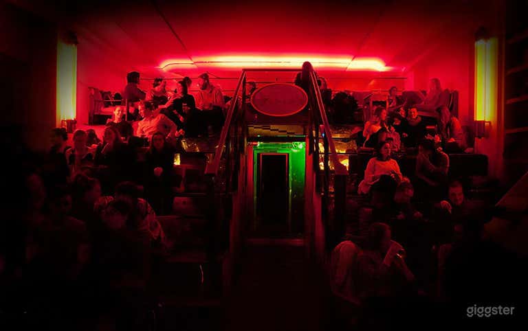  Eklektische Bar & Eventlocation mit Vintage-Charme 