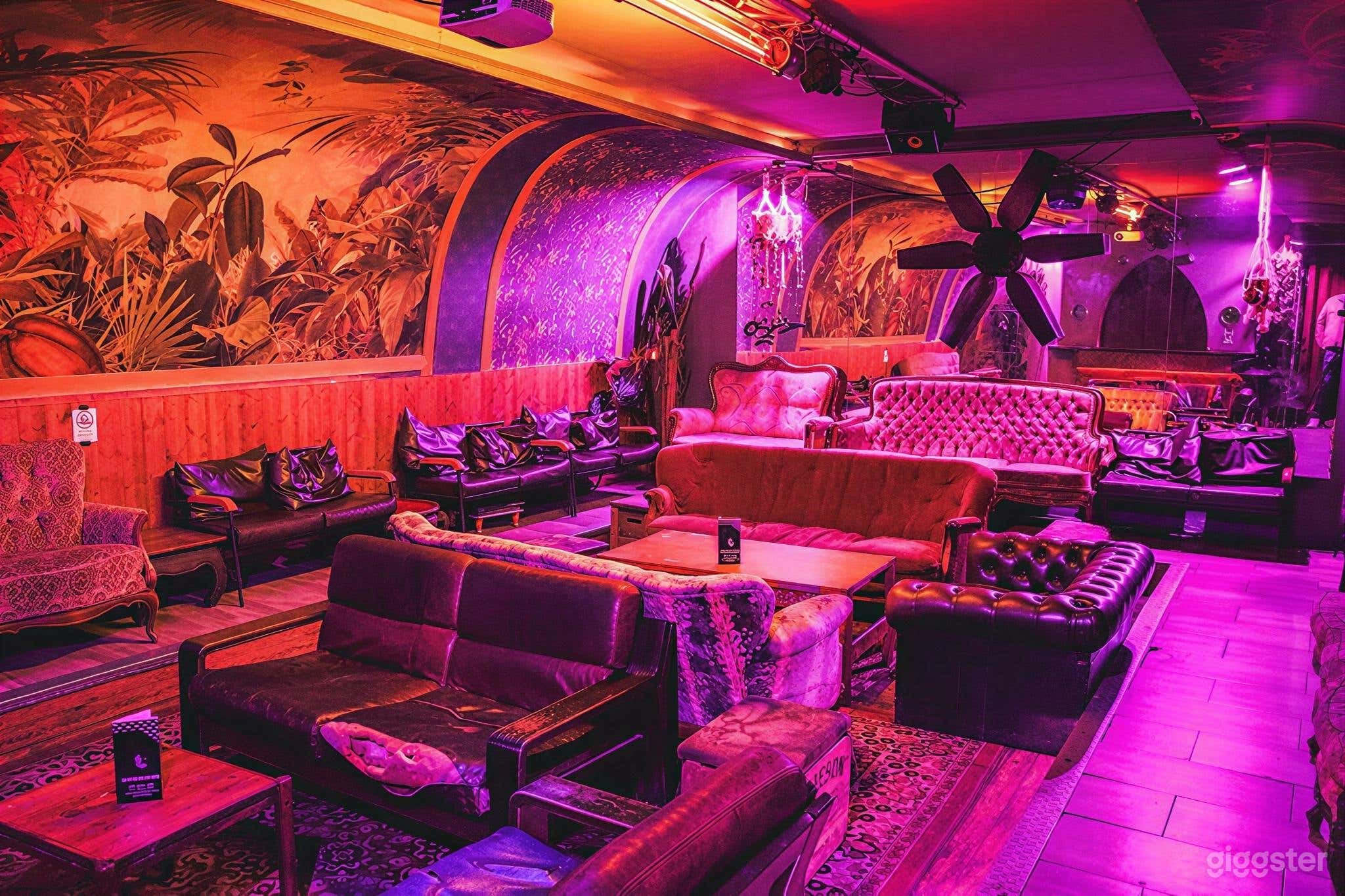 Eklektische Bar & Eventlocation mit Vintage-Charme Foto 1