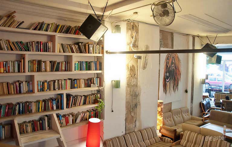  Eklektische Bar & Eventlocation mit Vintage-Charme 