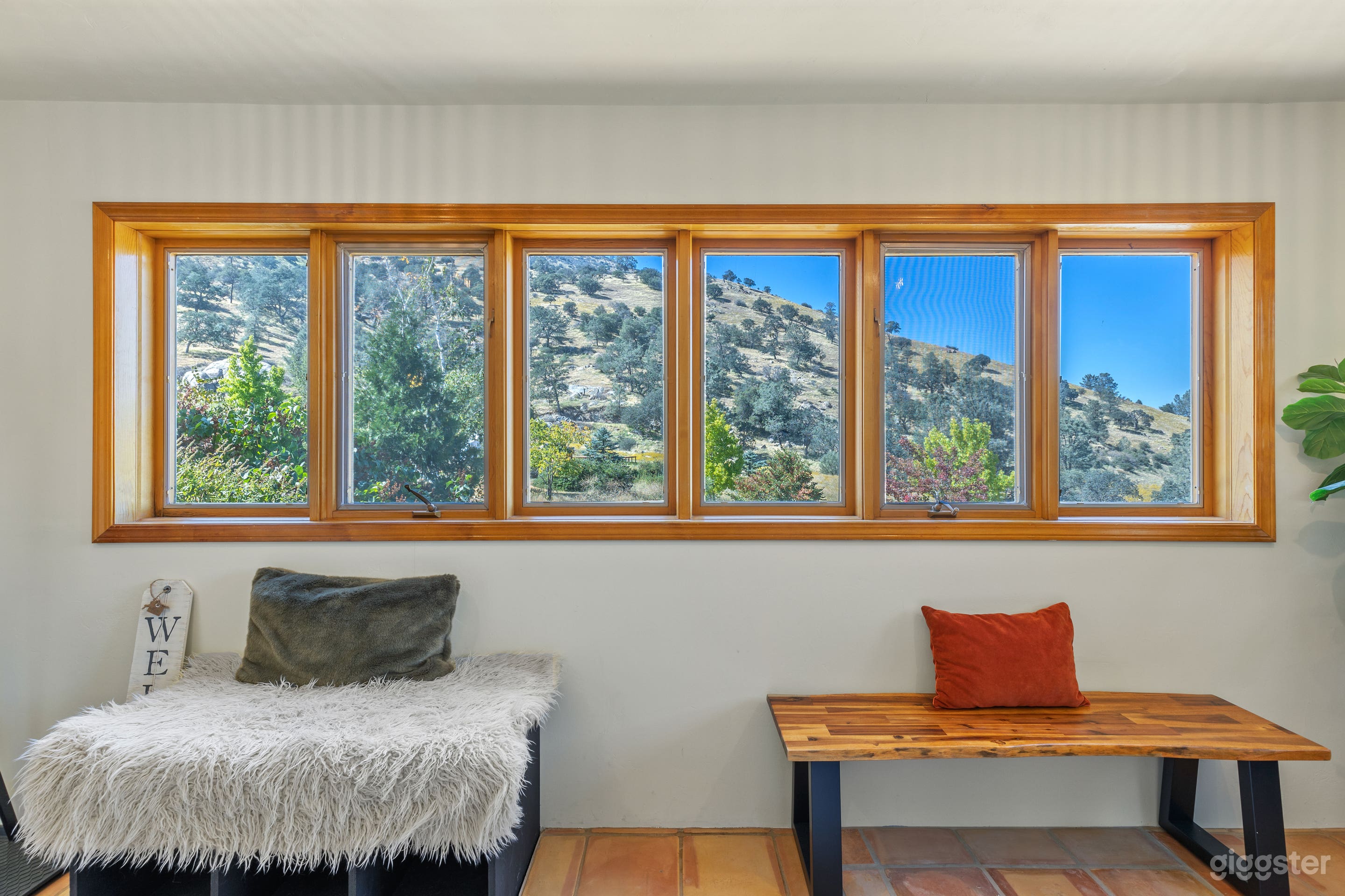 Mud Room is large &amp; has lots of natural light can be used as hair/makeup room.
