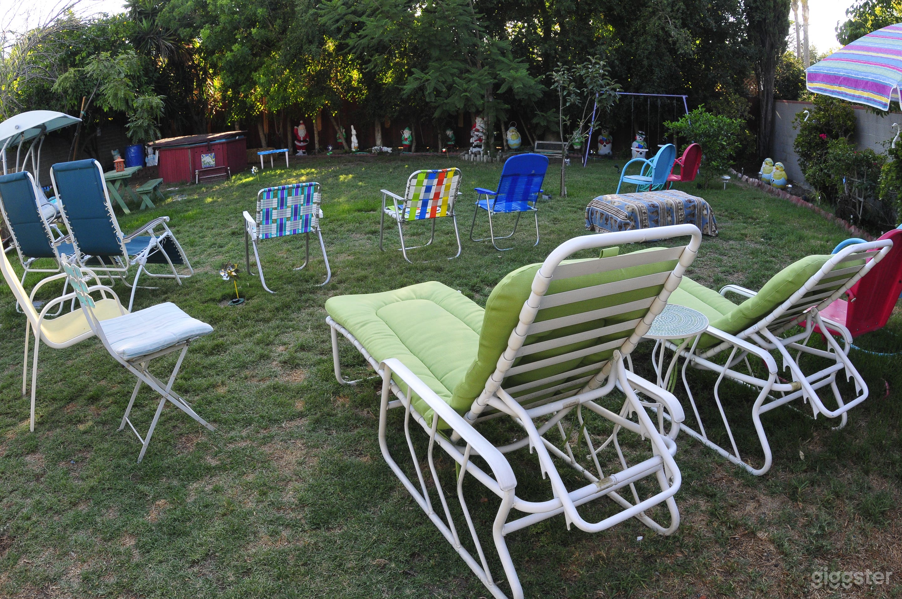 Toluca Lake Large Backyard Photo 1