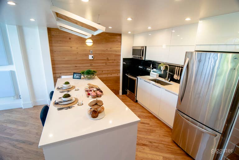  Bento Box Podcast Studio 