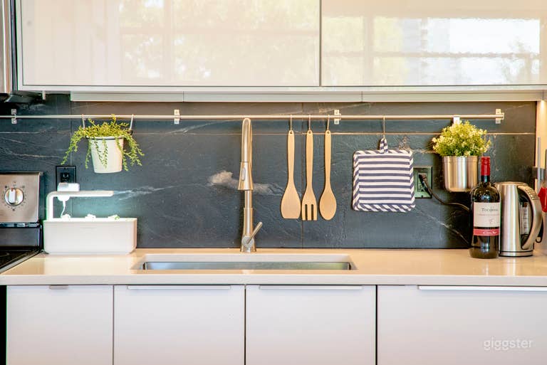  Bento Box Podcast Studio 