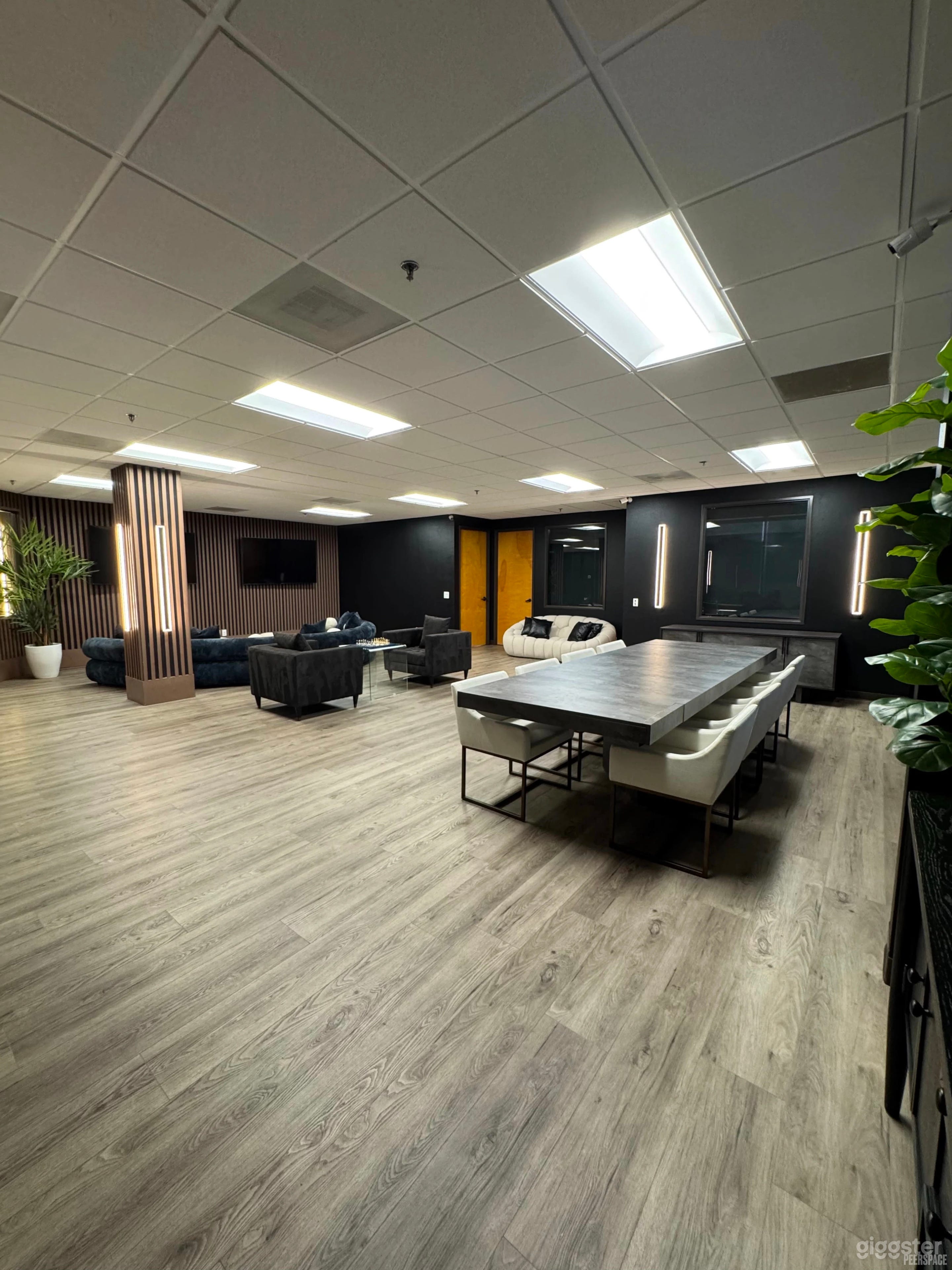 Premium Creative Venue for Meetings, Workshops & Networking Photo 4