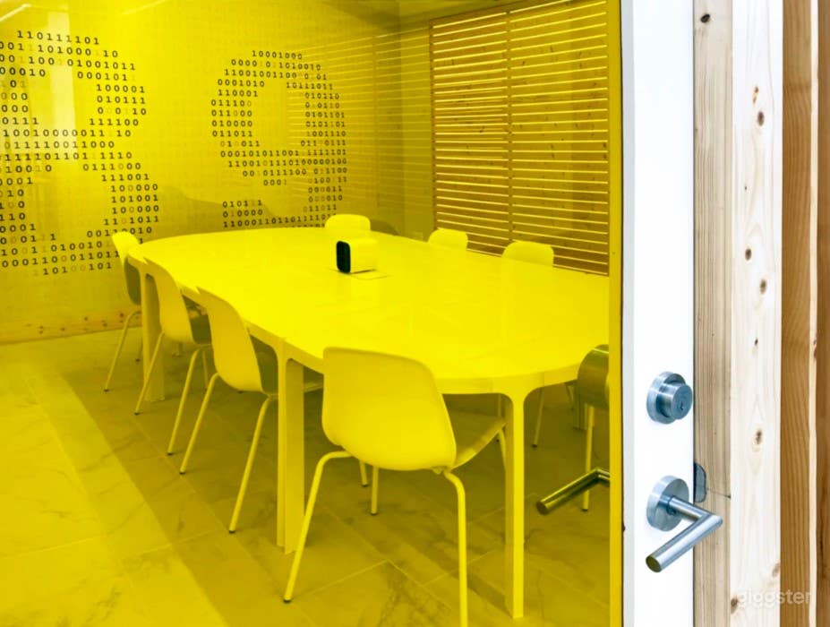 Yellow Conference Room in Downtown Atlanta Photo 1