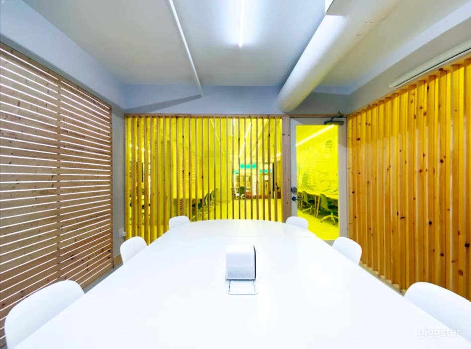 Yellow Conference Room in Downtown Atlanta Photo 2