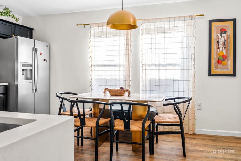  The bright ambiance sets the perfect stage for memorable moments with friends and family. 🌞🍽️ #DineInStyle 