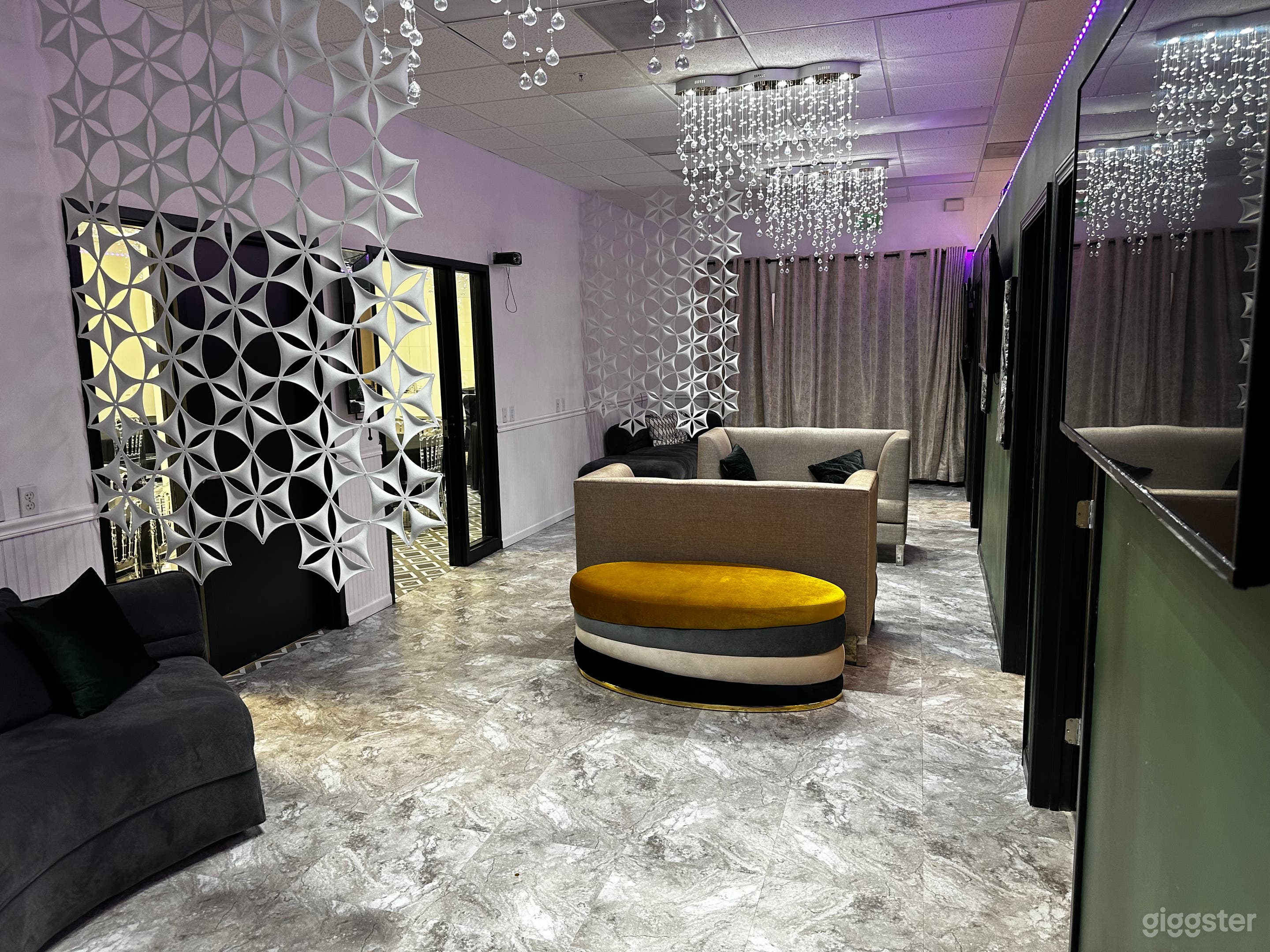 Foyer with "Platinum" set up