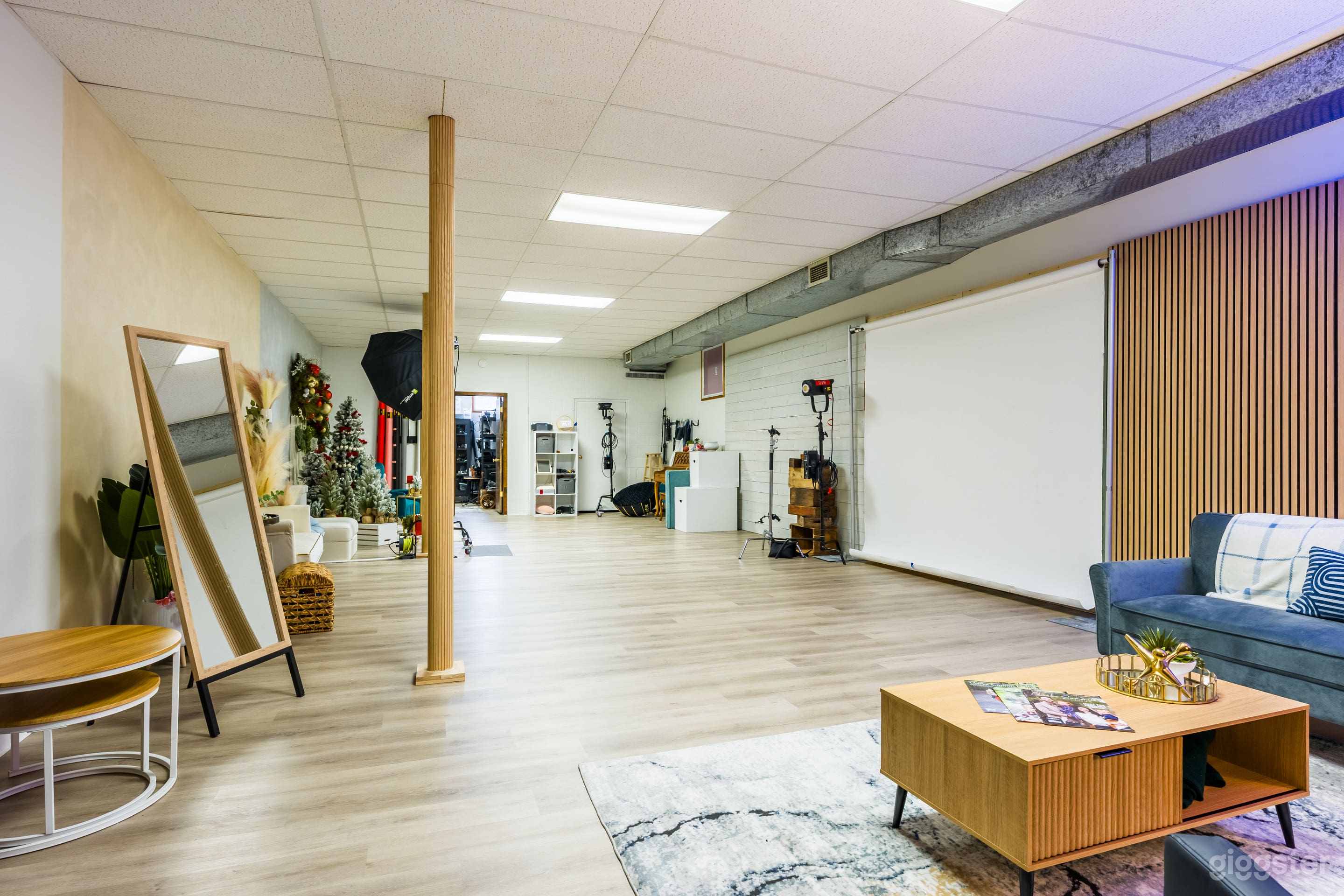 Private Creative Studio for Photoshoots, Small Videos & Podc Photo 1