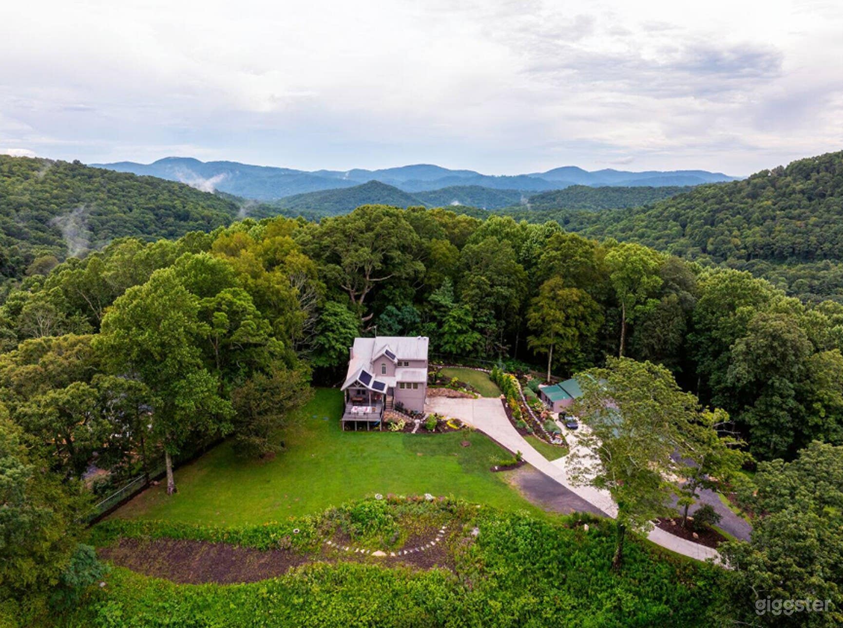 Peaceful Outdoor Retreat with Stunning Asheville Views Photo 3