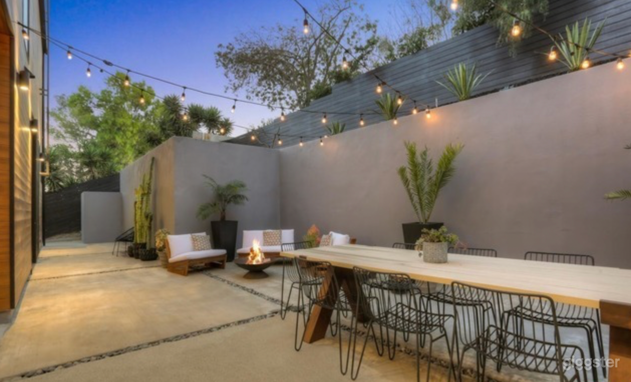 Brilliant Mid-Century Modern W Stunning Views Photo 3