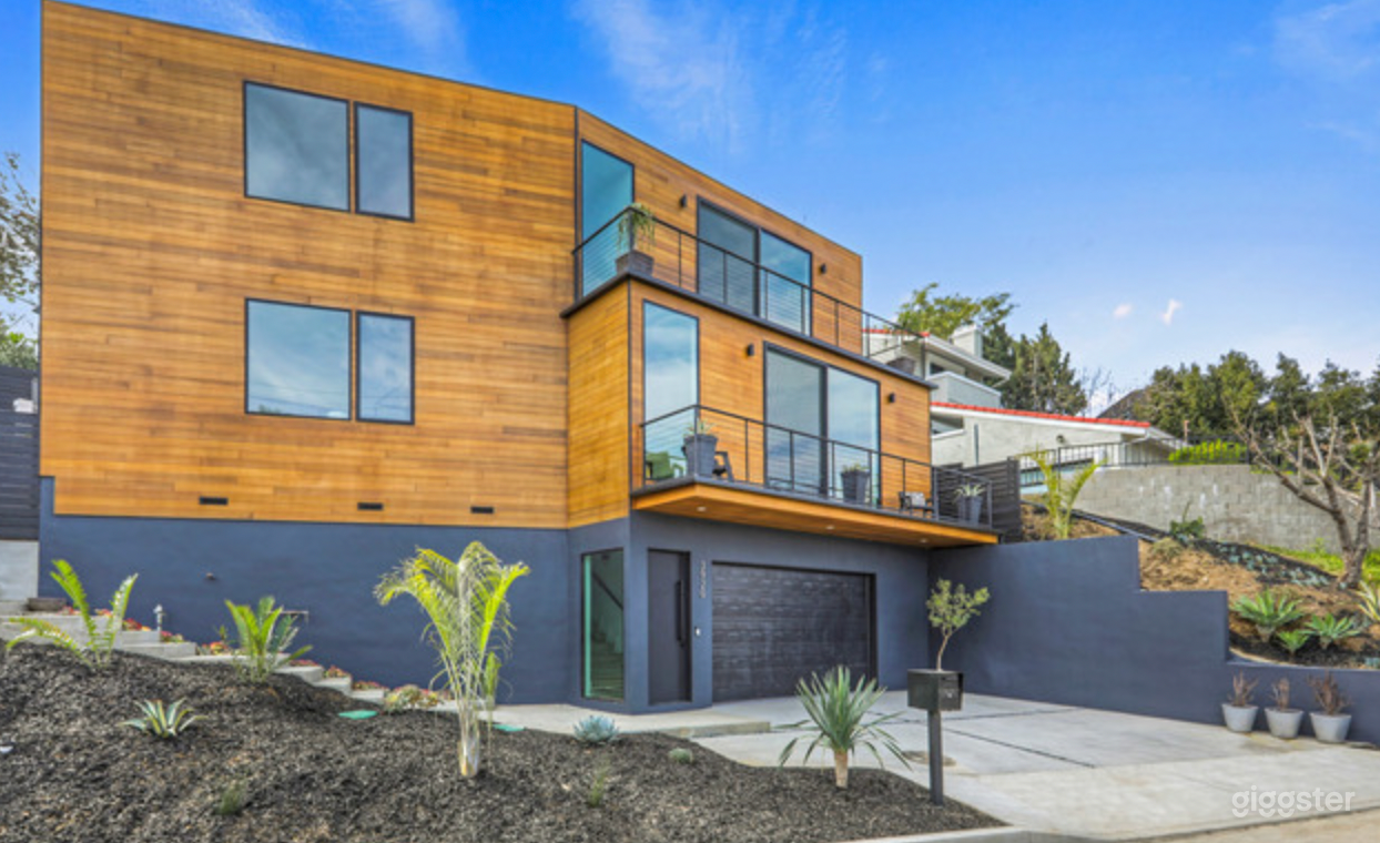 Brilliant Mid-Century Modern W Stunning Views Photo 1