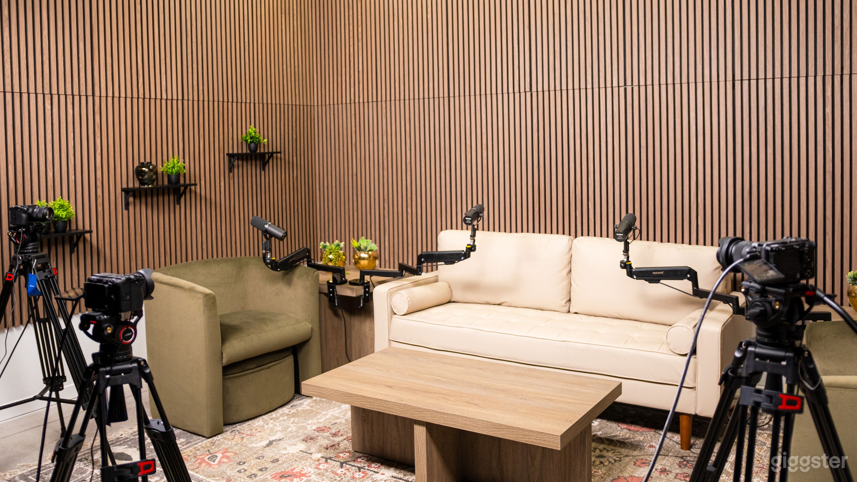 Toronto Modern Podcast Studio  Photo 4