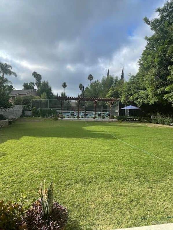 Gorgeous Zen Garden! Tranquil large space! Photo 3