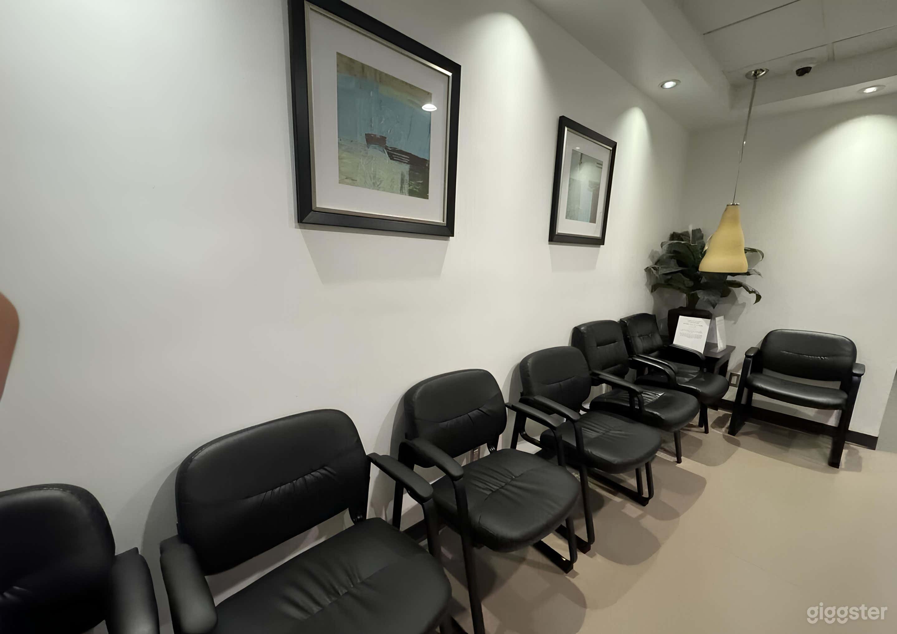 Hospital Visitor's Waiting Area Photo 3