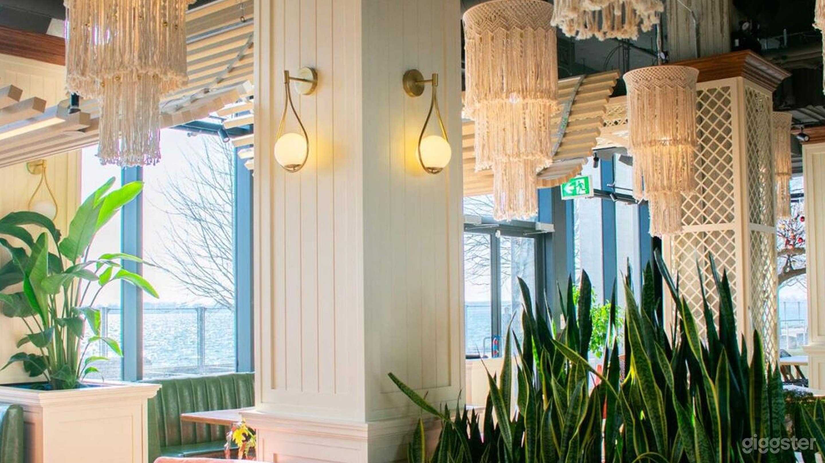 Waterfront Dining Photo 2