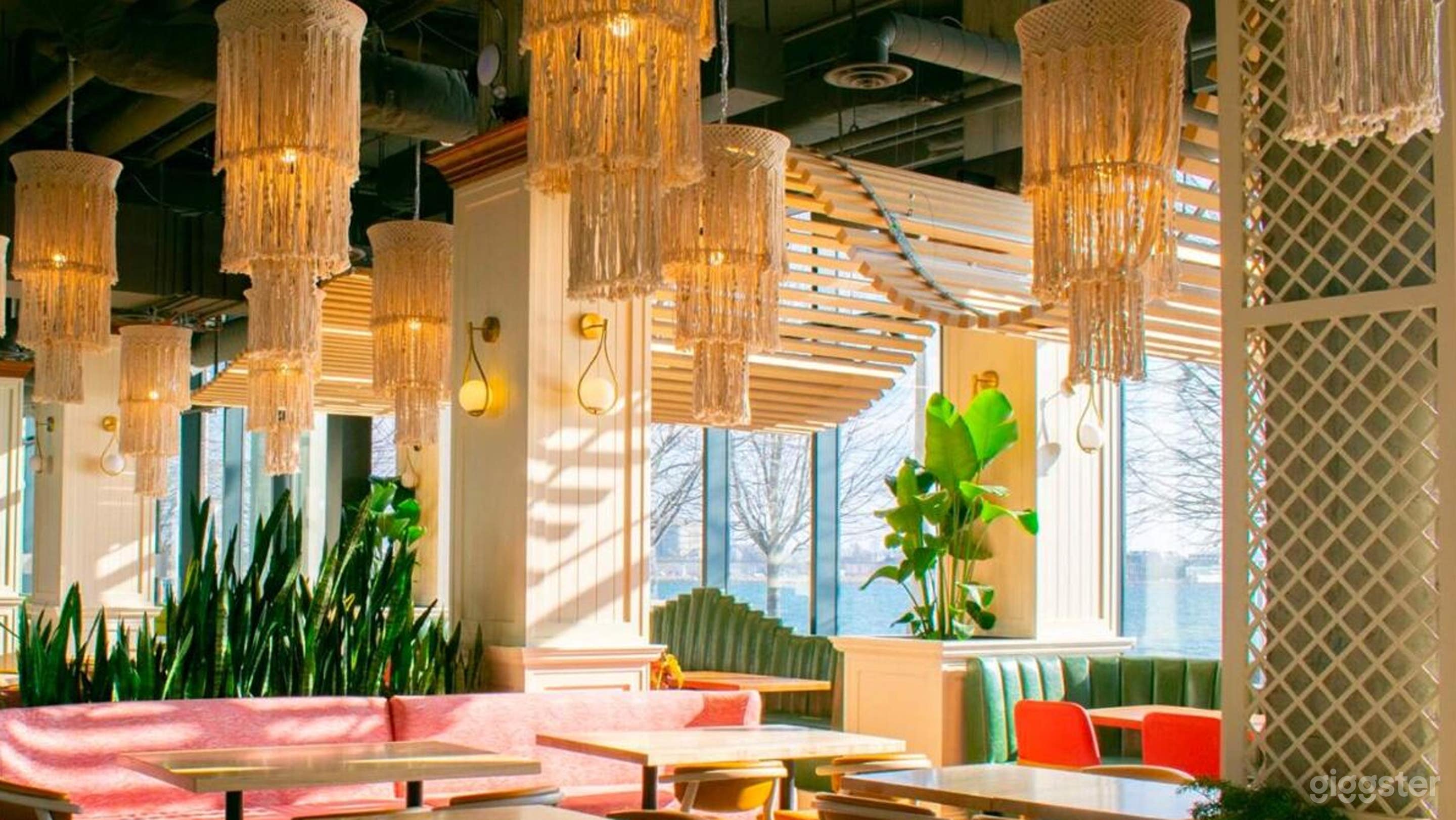 Waterfront Dining Photo 3