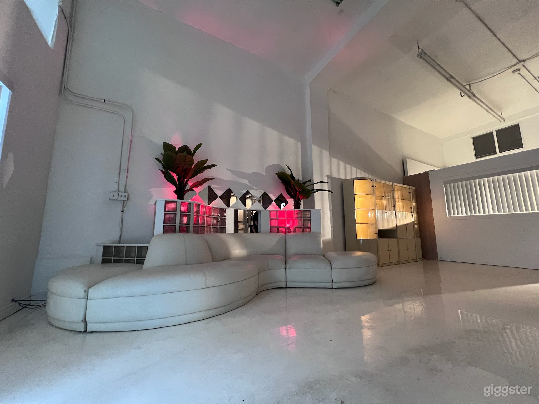 Multi-Set Studio-Vintage Office, Apartment, Club, Photo 3