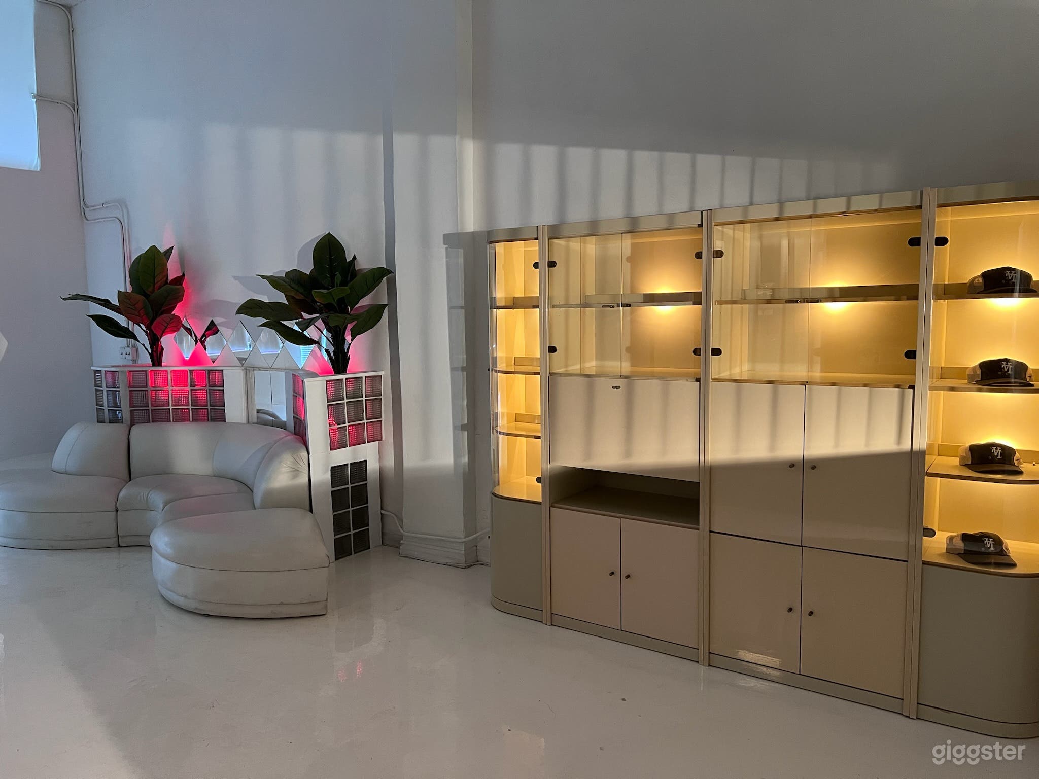 Multi-Set Studio-Vintage Office, Apartment, Club, Photo 4