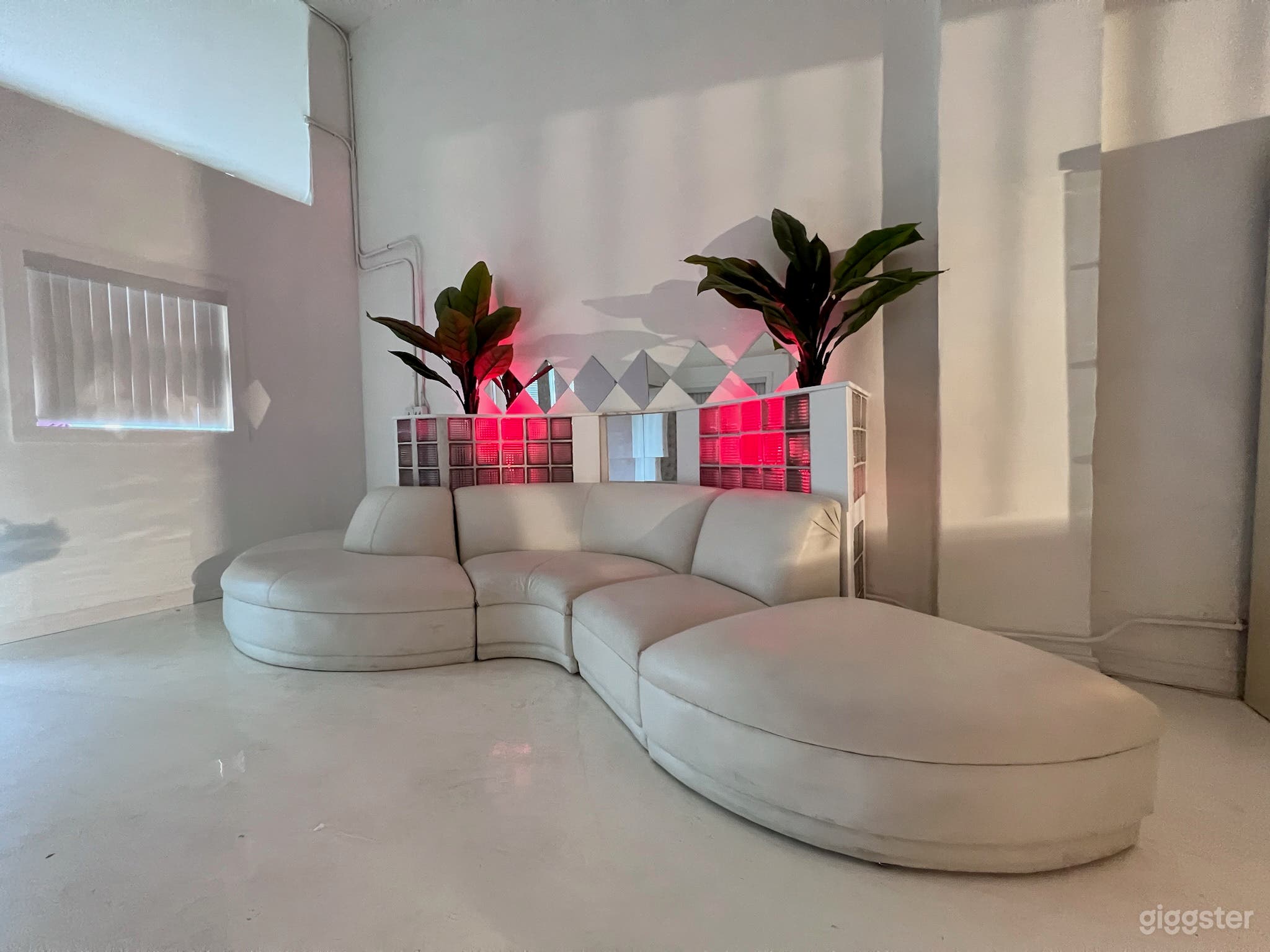 Multi-Set Studio-Vintage Office, Apartment, Club, Photo 2