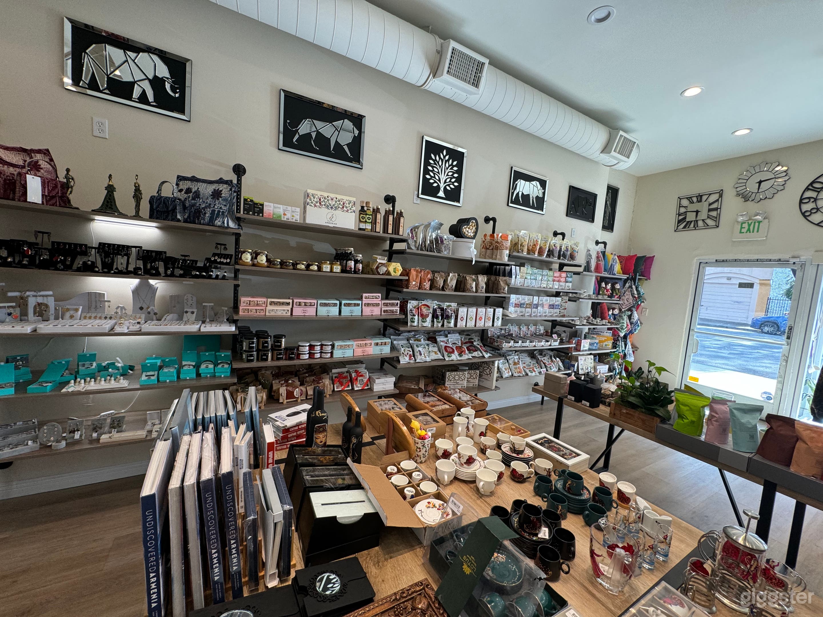 One-of-a-kind boutique Photo 4