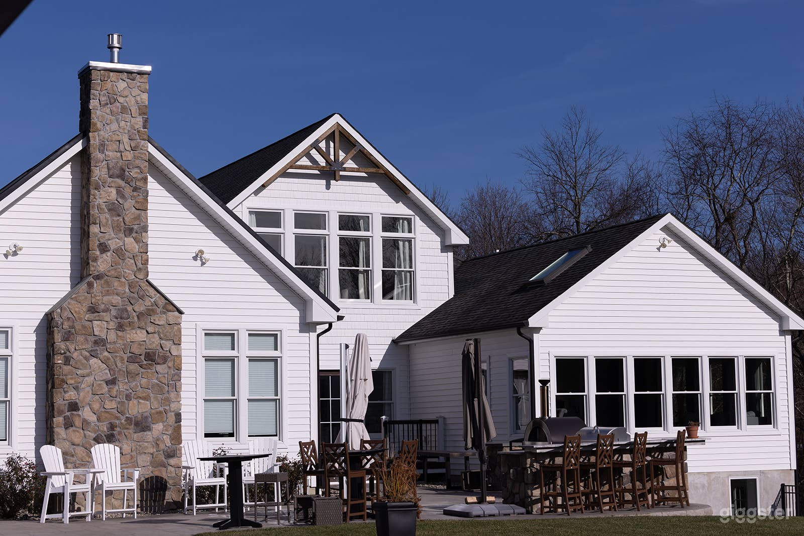 Historic Farmland meets Modern Farm House Photo 4