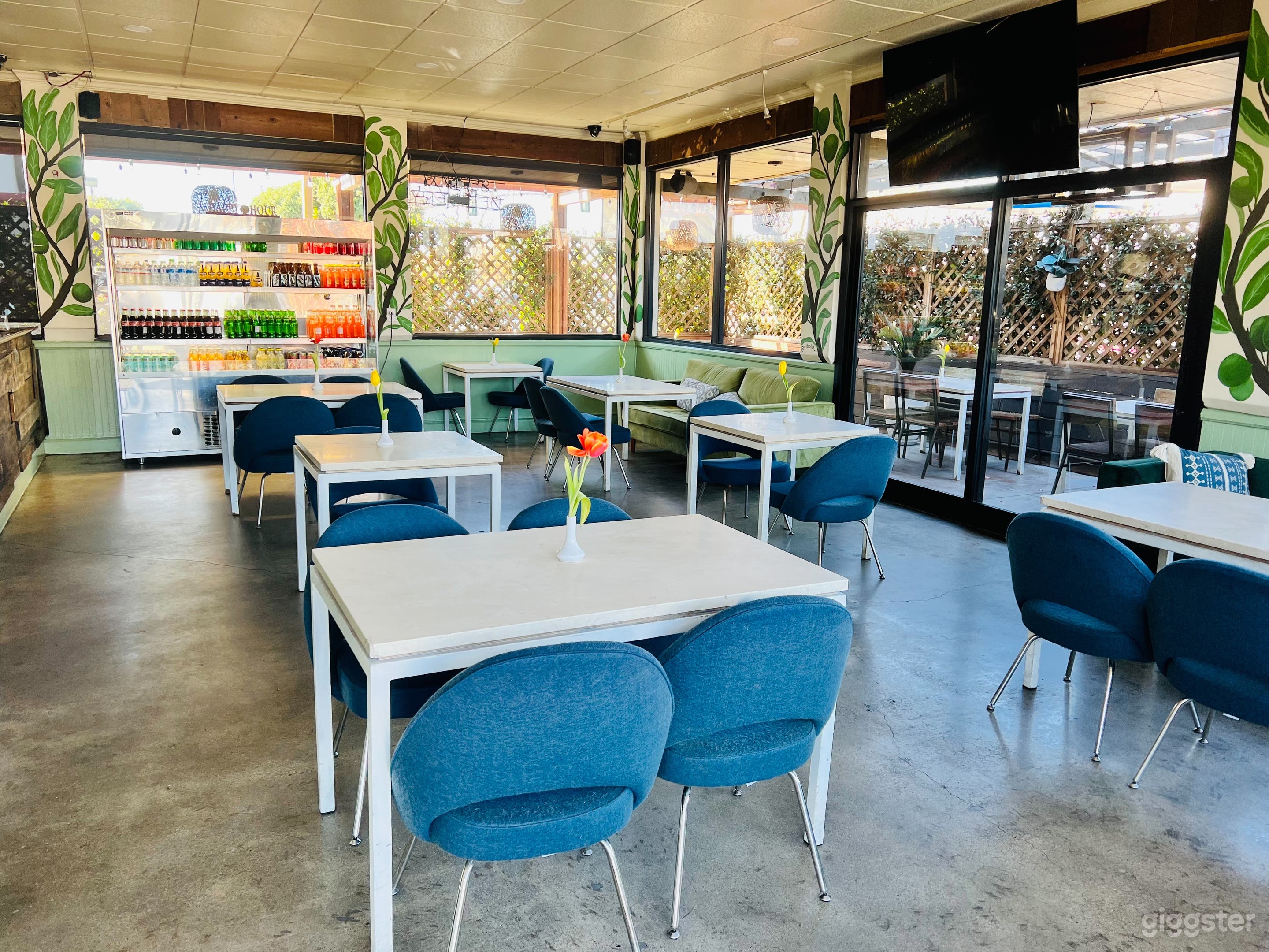 Cozy &amp; Friendly Mediterranean Cuisine Restaurant Photo 3