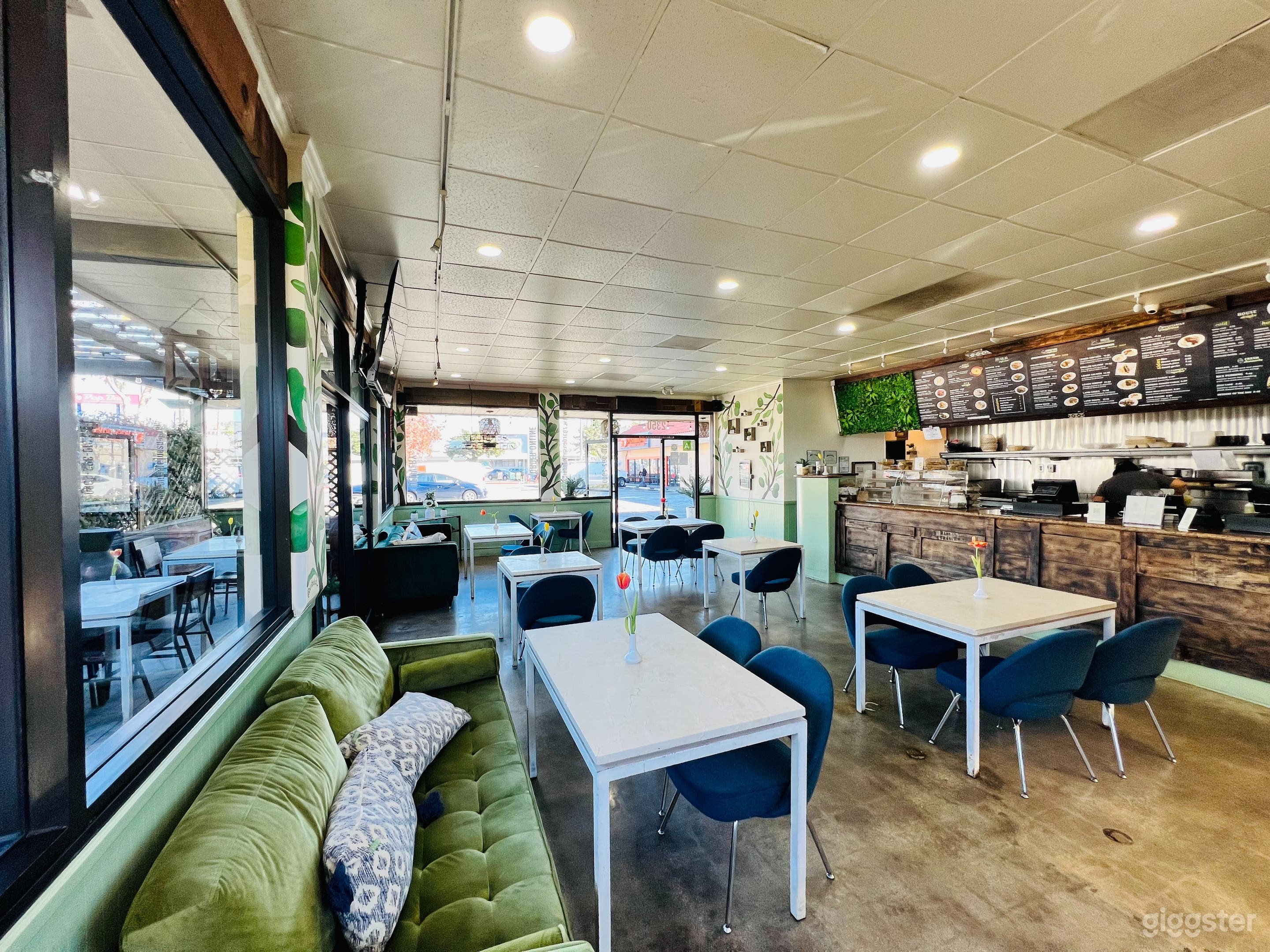 Cozy &amp; Friendly Mediterranean Cuisine Restaurant Photo 2