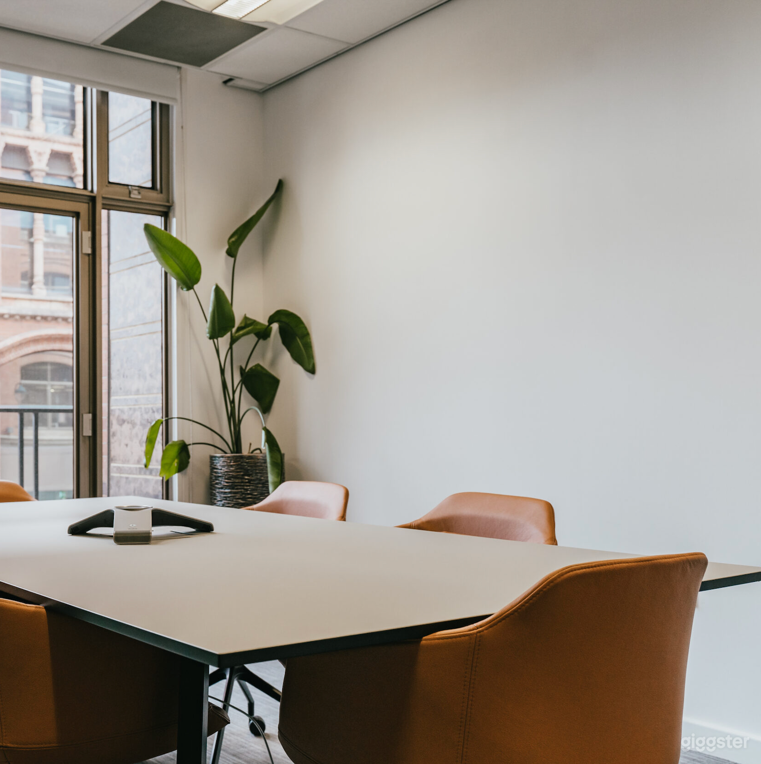 The Hockney Good for 6 Persons Photo 1