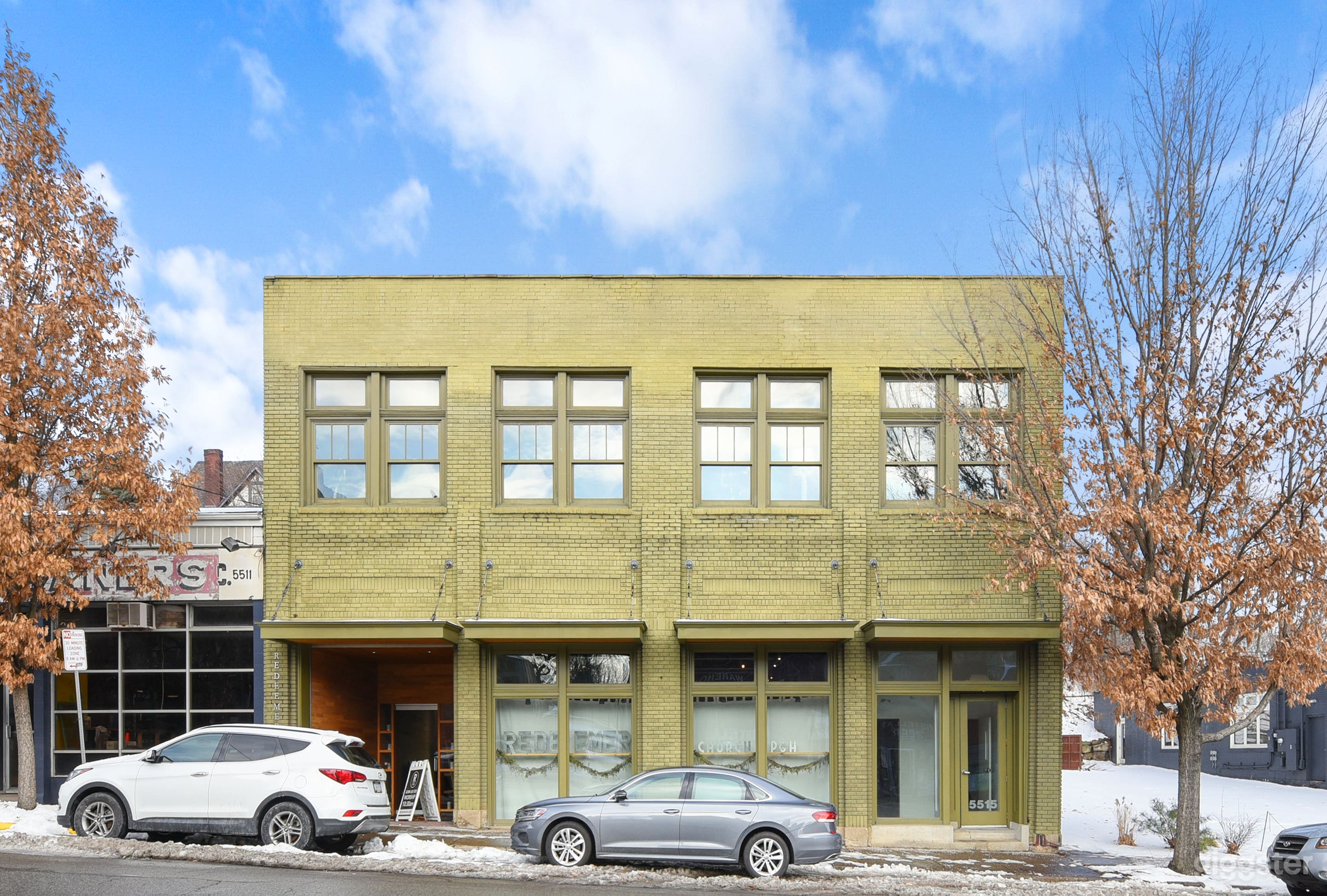Stylish renovated former warehouse space  Photo 3