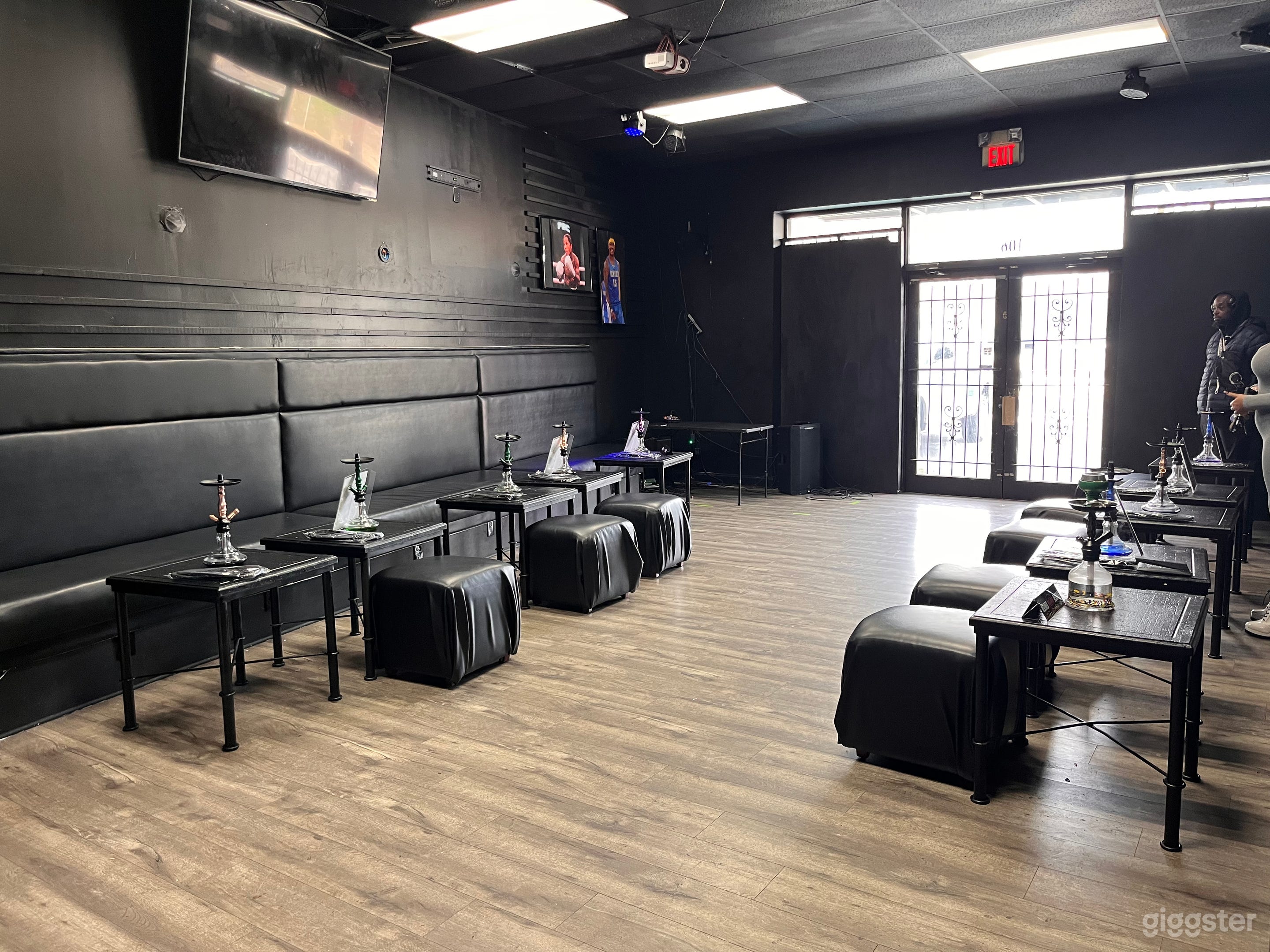 Stylish Hookah Lounge –Perfect for Shoots! Photo 1