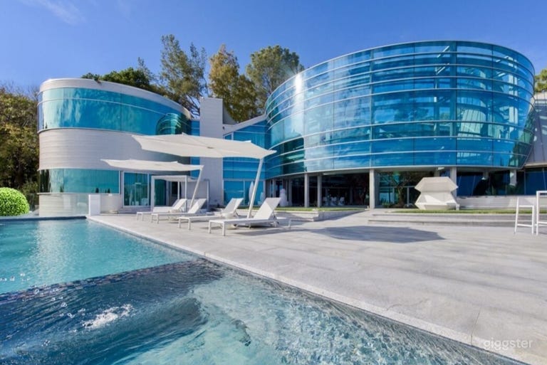  Modern Architectural Estate with Pool 