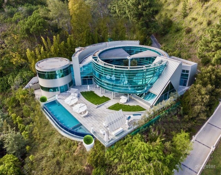  Modern Architectural Estate with Pool 
