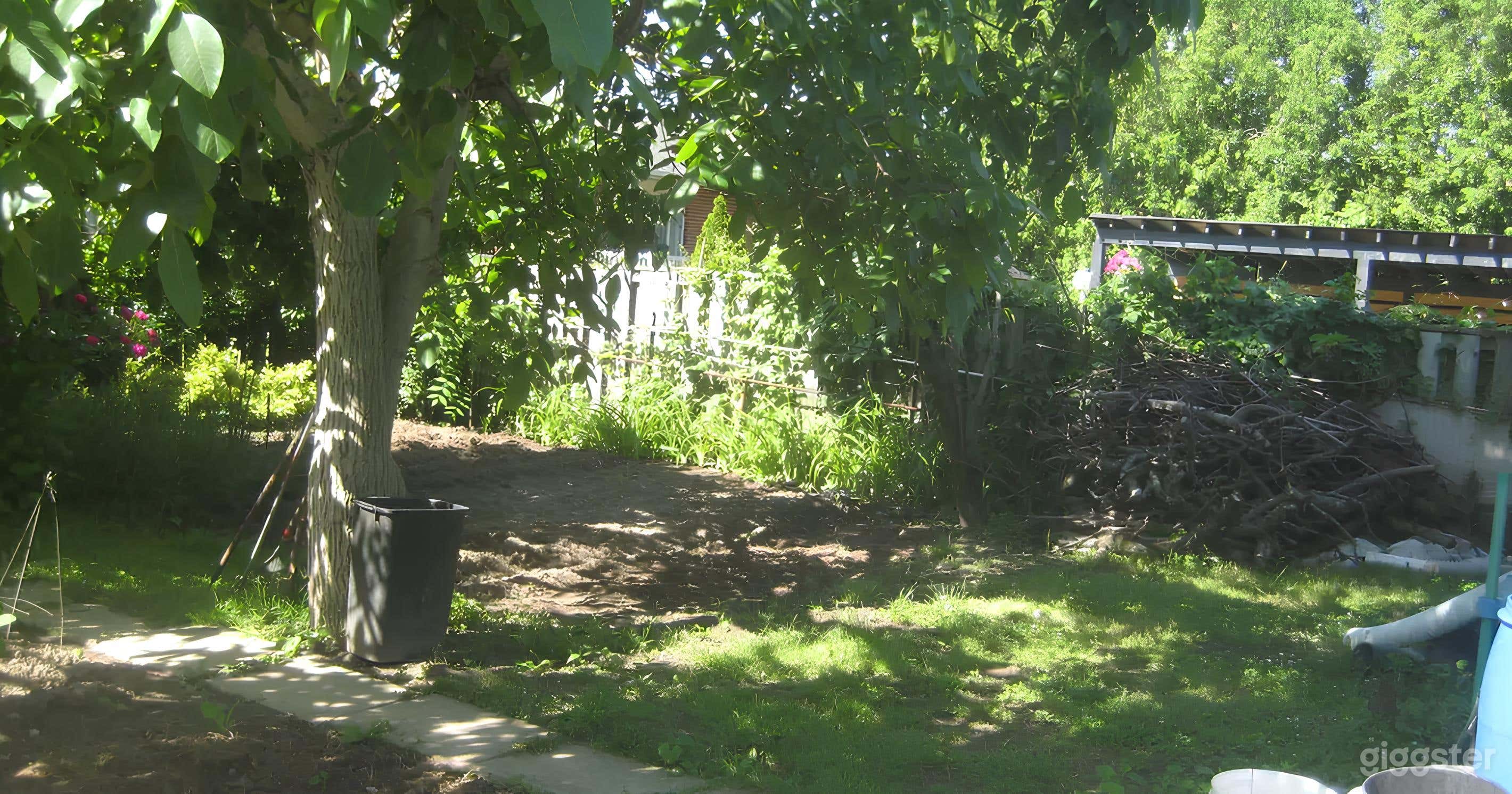 Expansive Private Backyard Getaway Photo 2