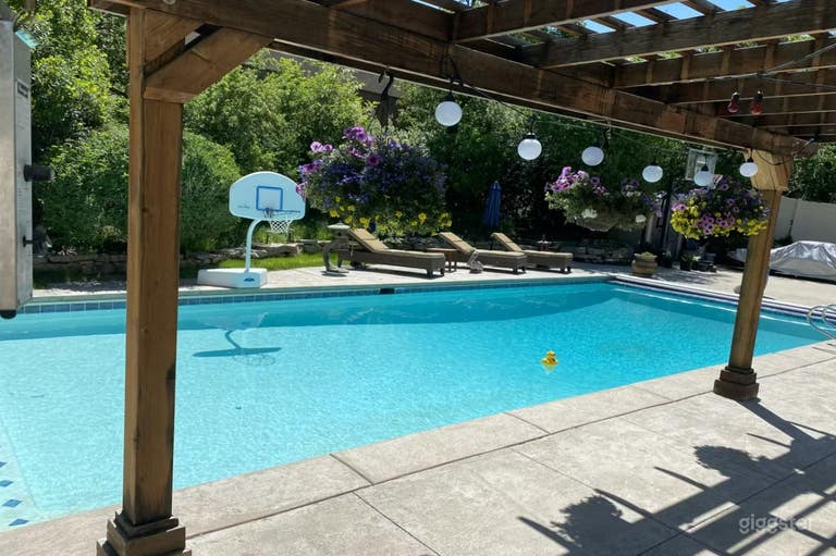  Fantastic Pool on the East Bench 