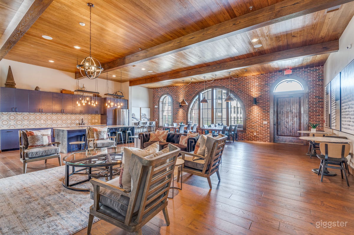 Elegant, Spacious Clubhouse in Outer Dallas Photo 3