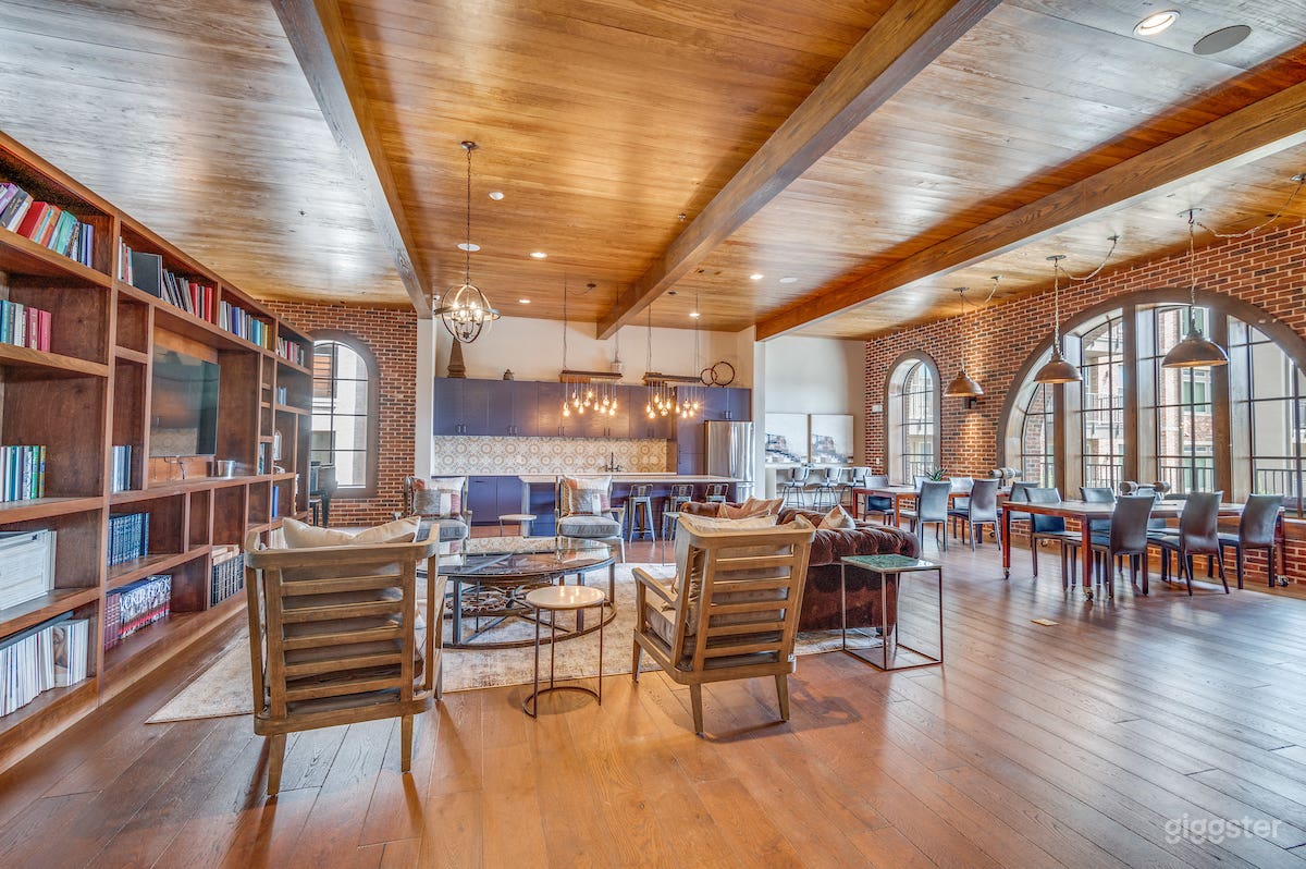 Elegant, Spacious Clubhouse in Outer Dallas Photo 4