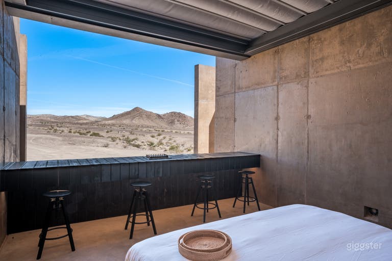  Unique Architecture in Mojave Desert 