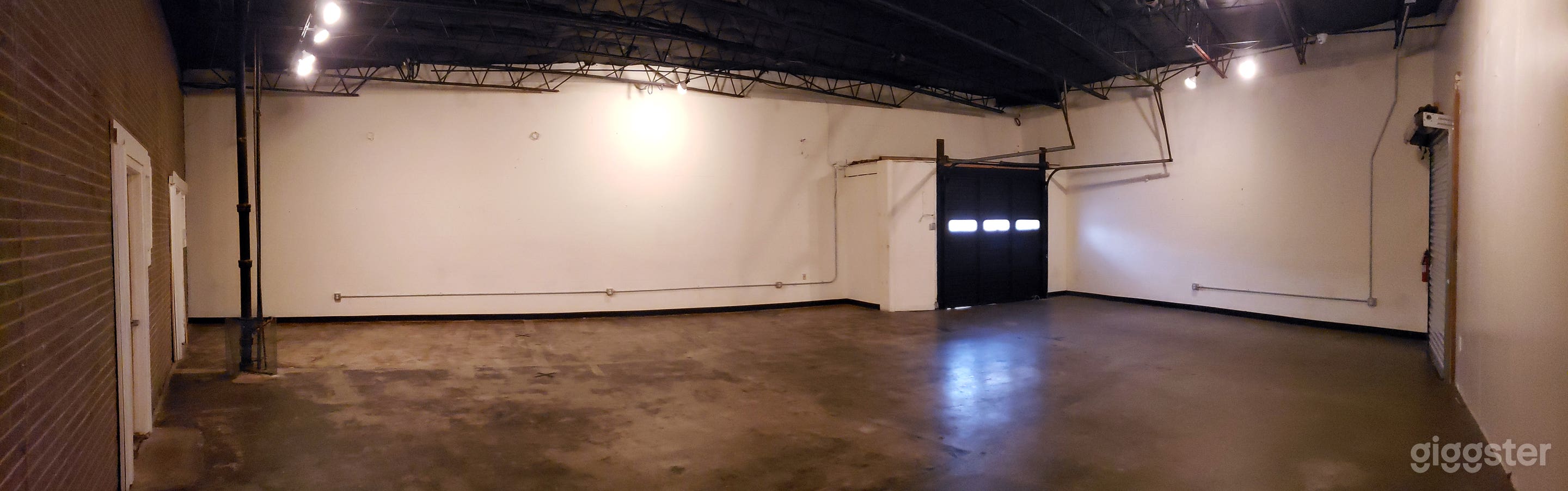 The Warehouse  Photo 3