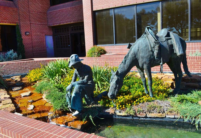  Scenic Outdoor Space for Film & Photoshoot 