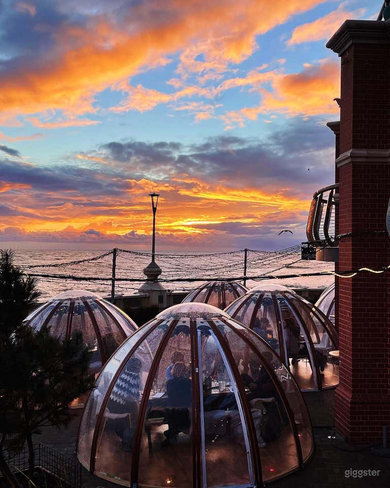  The terrace at sunset. 