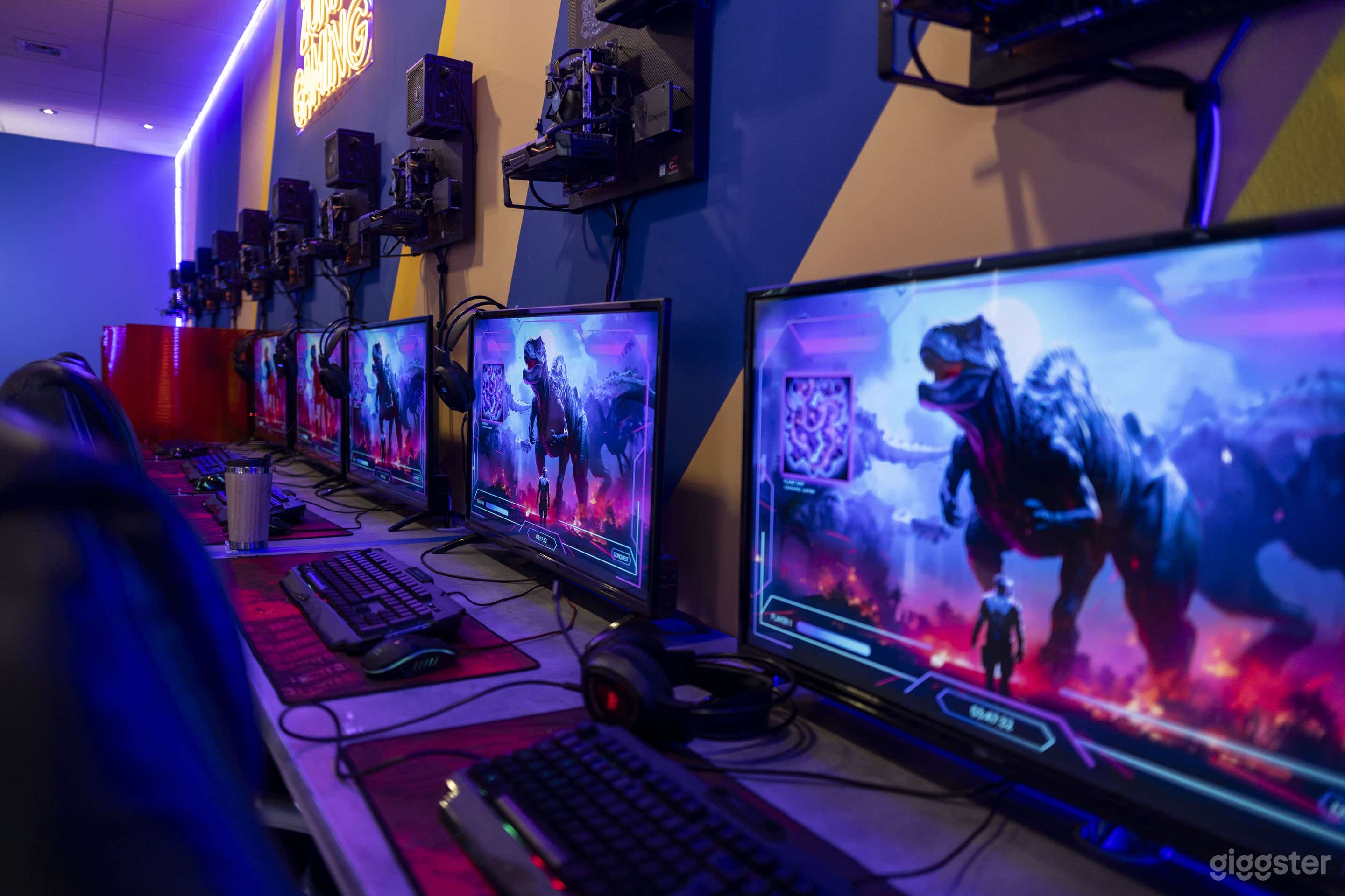 Salón de Juegos Vibrante 26 Estudio Moderno de Esports Foto 4