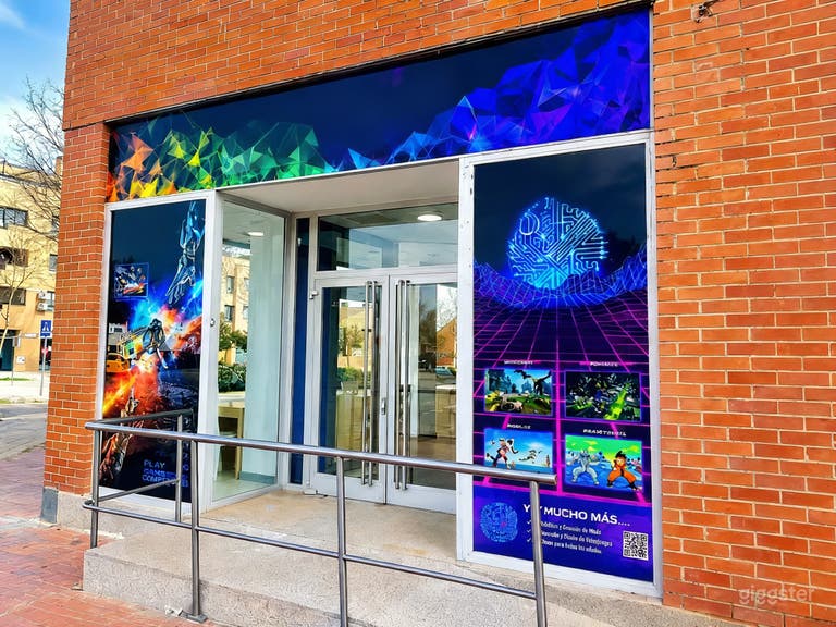  Vibrant Gaming Lounge & Modern Esports Studio 