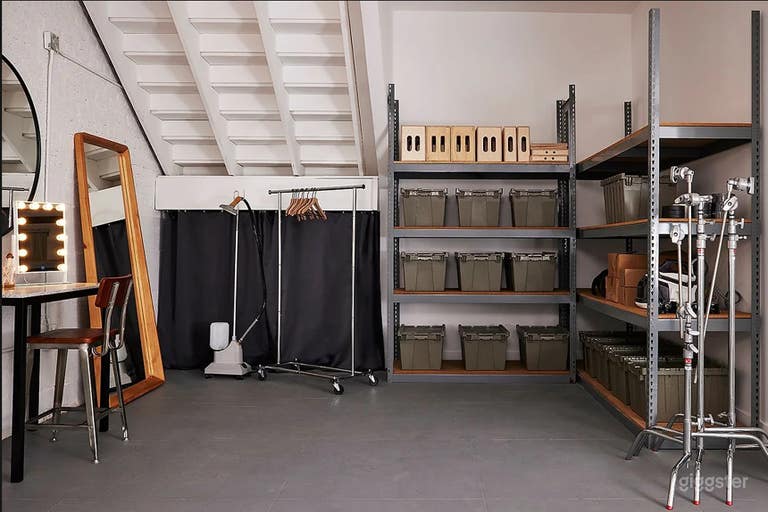  Estudio fotográfico de 900 pies cuadrados a nivel del suelo 