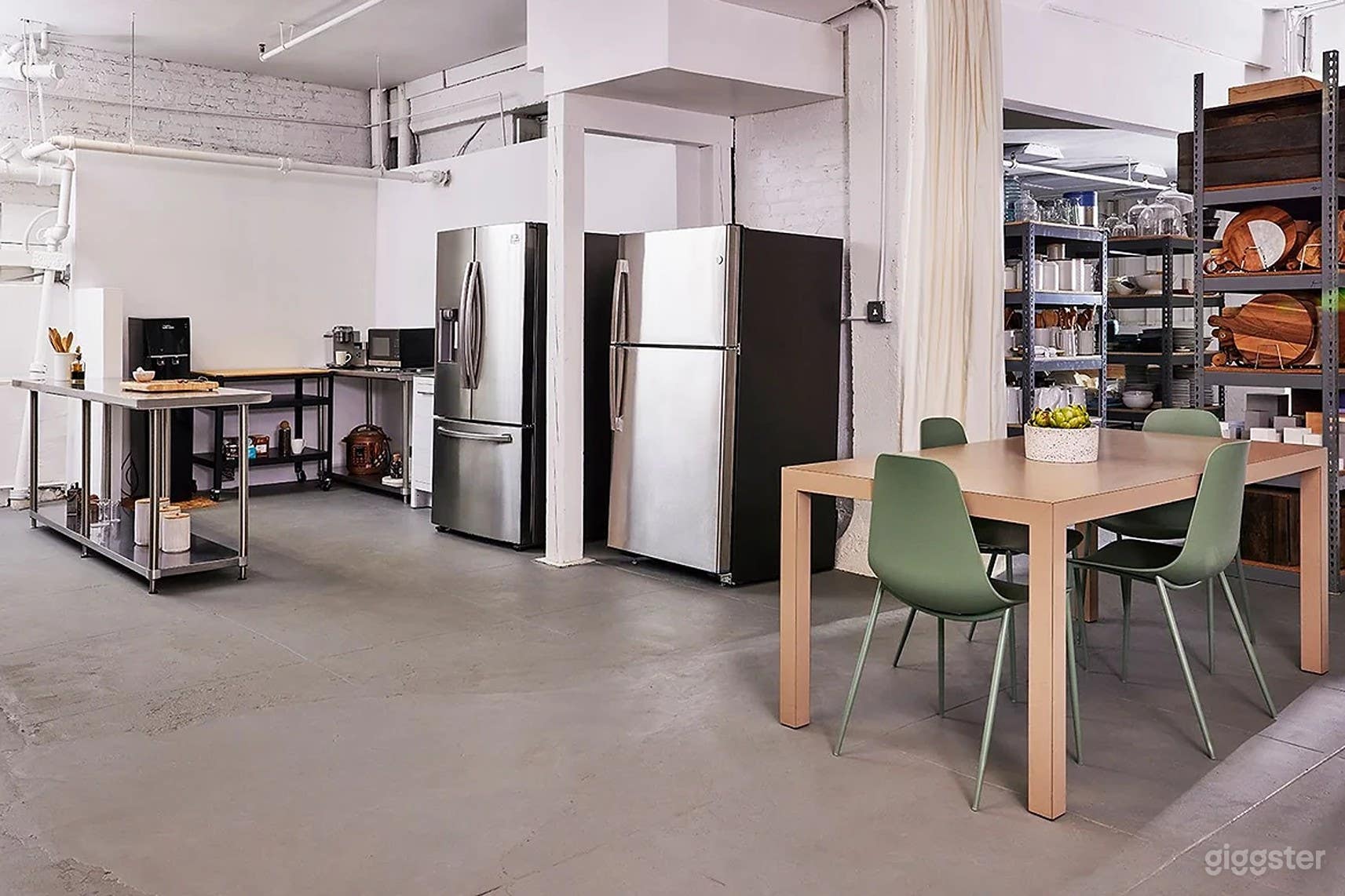 900 Sq Ft Ground Level Photo Studio Photo 1