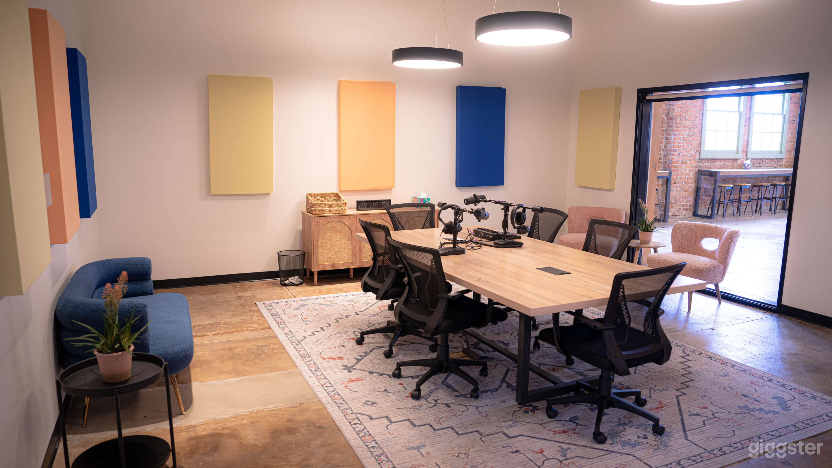 Historic warehouse - Conference &amp; Podcast Space Photo 1