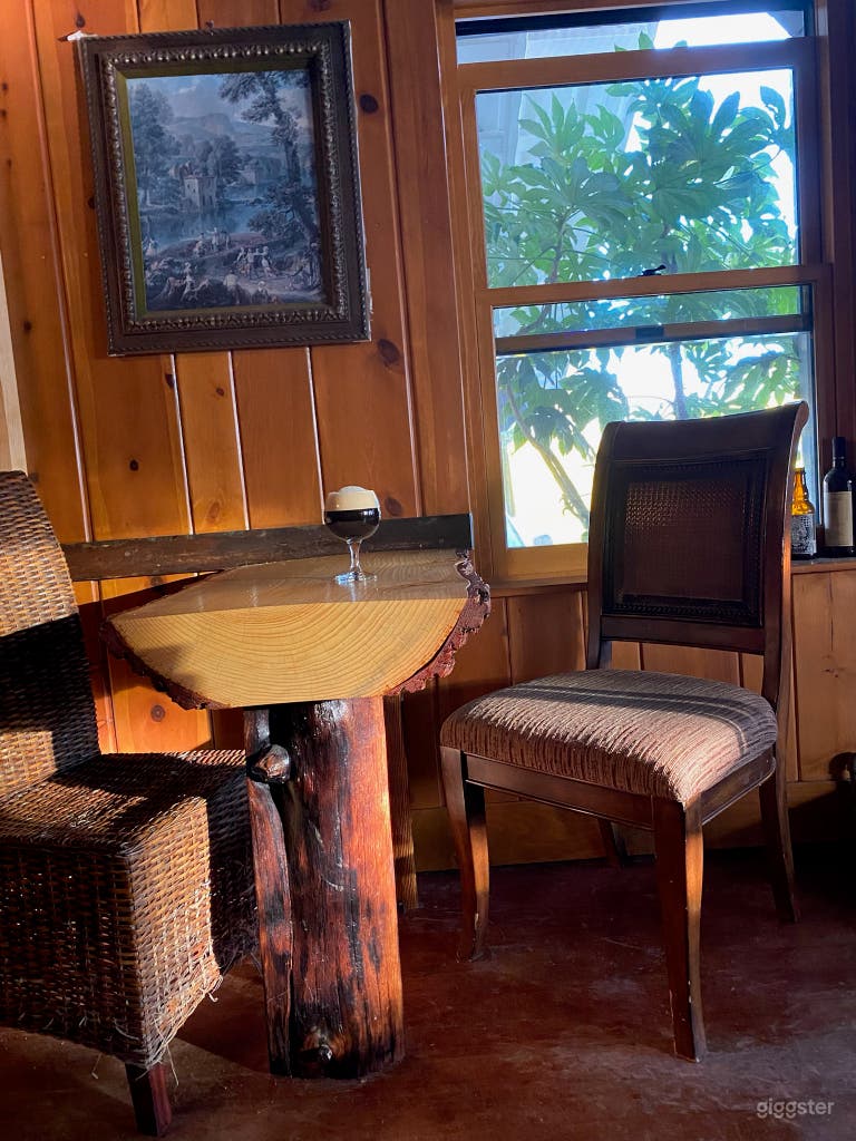  Cozy cabin-style, neighborhood bar w/ fireplace 